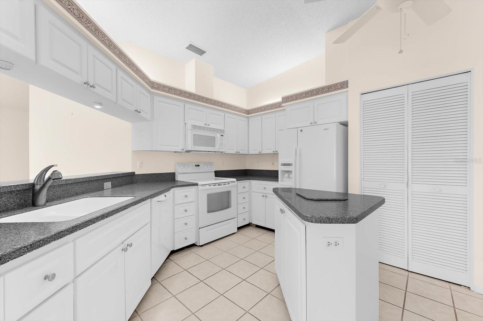 GARDEN LAKES VILLAS SEC 1 - Residential