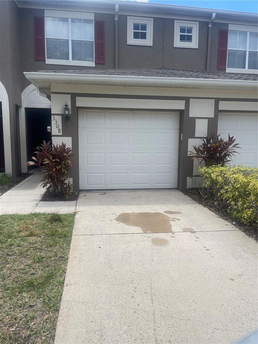 If you are looking for a tranquil, secure place to rest after a hectic day, look no more. The condo is located in the desirable gated community Victoria Pines Condo.