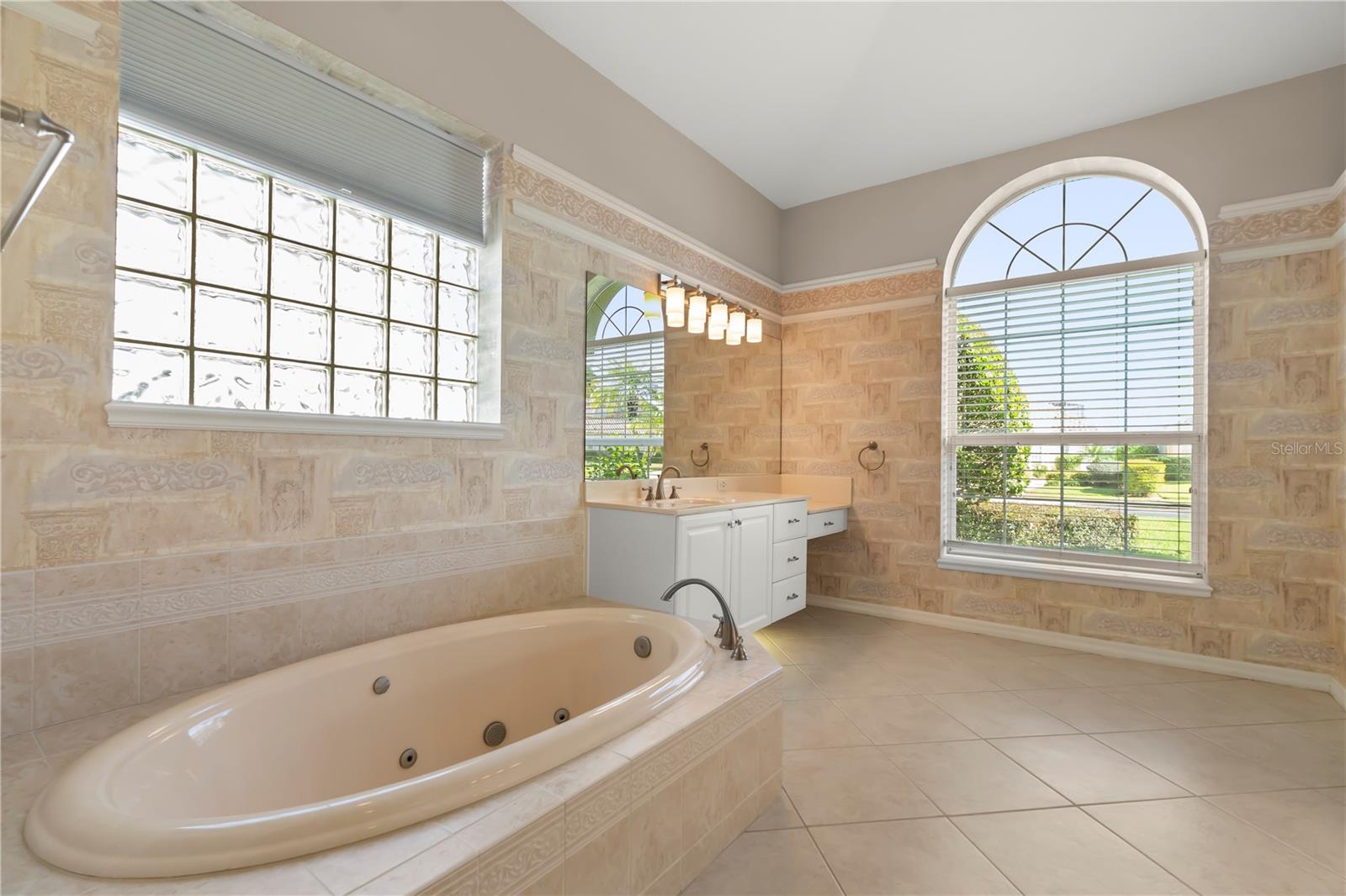 KENSINGTON PARK - Residential