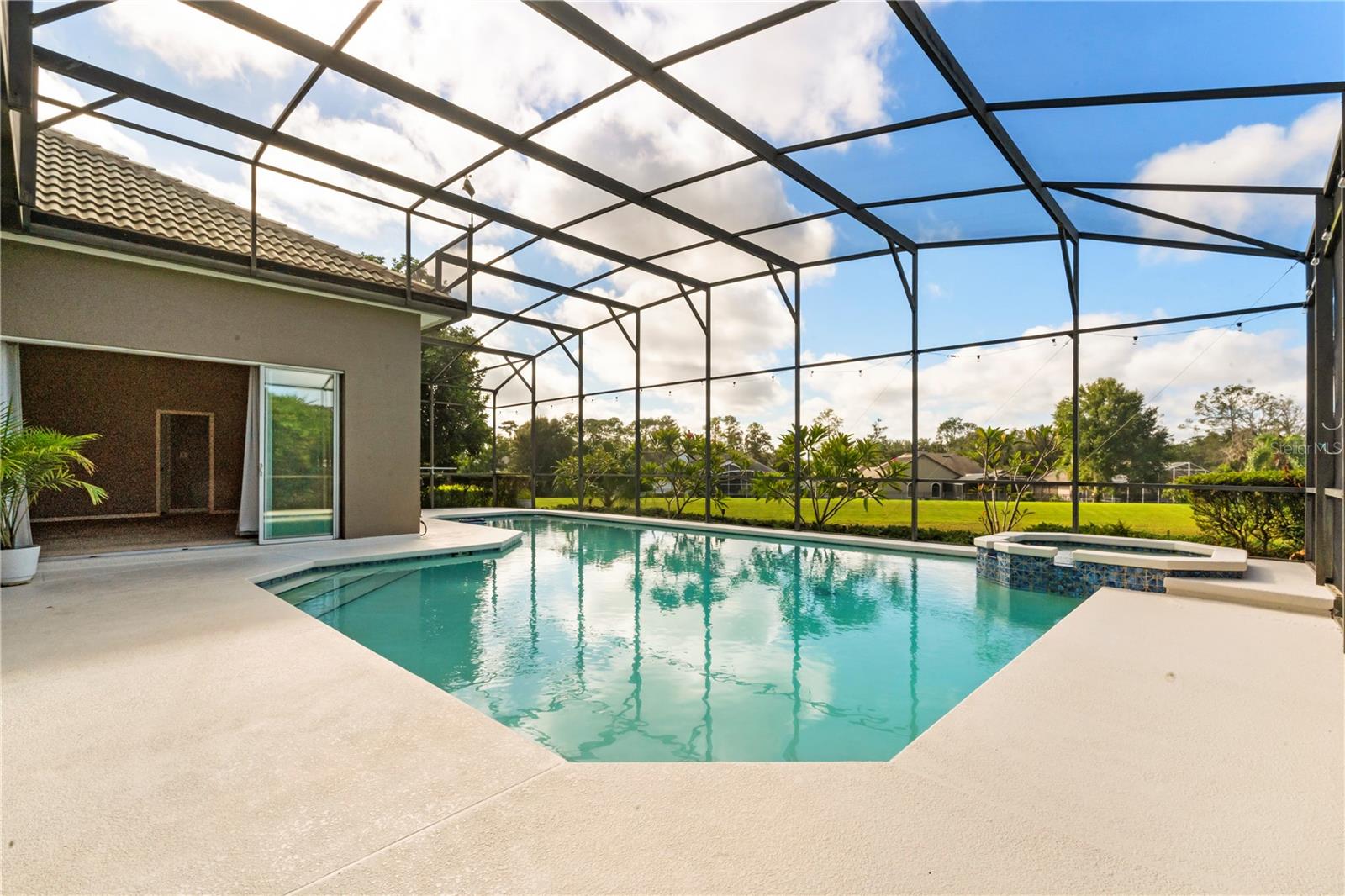 KENSINGTON PARK - Residential