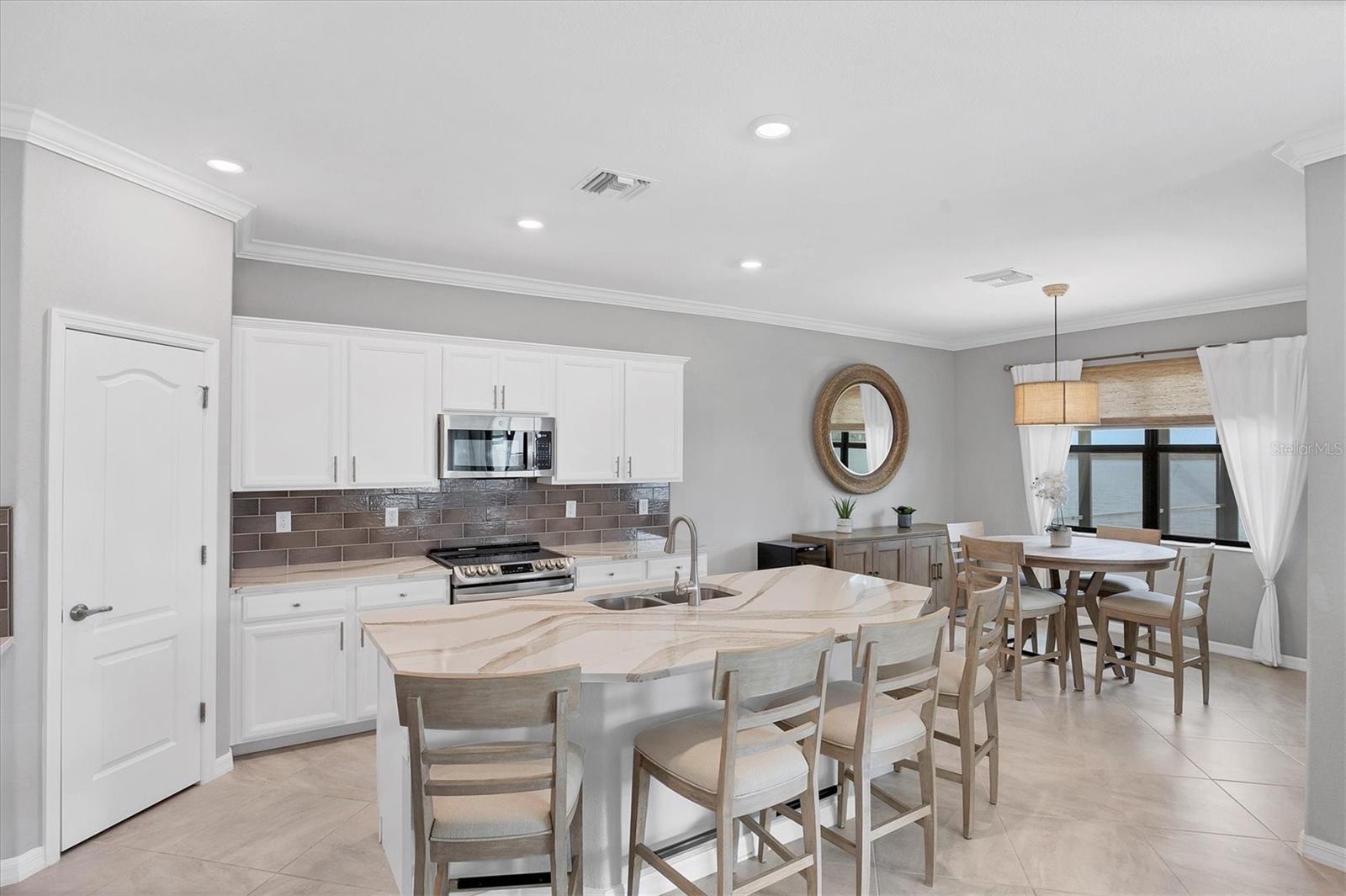 SARASOTA NATIONAL PH 13-B - Residential