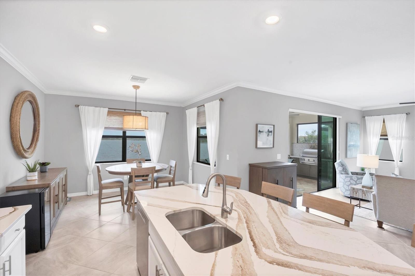 SARASOTA NATIONAL PH 13-B - Residential