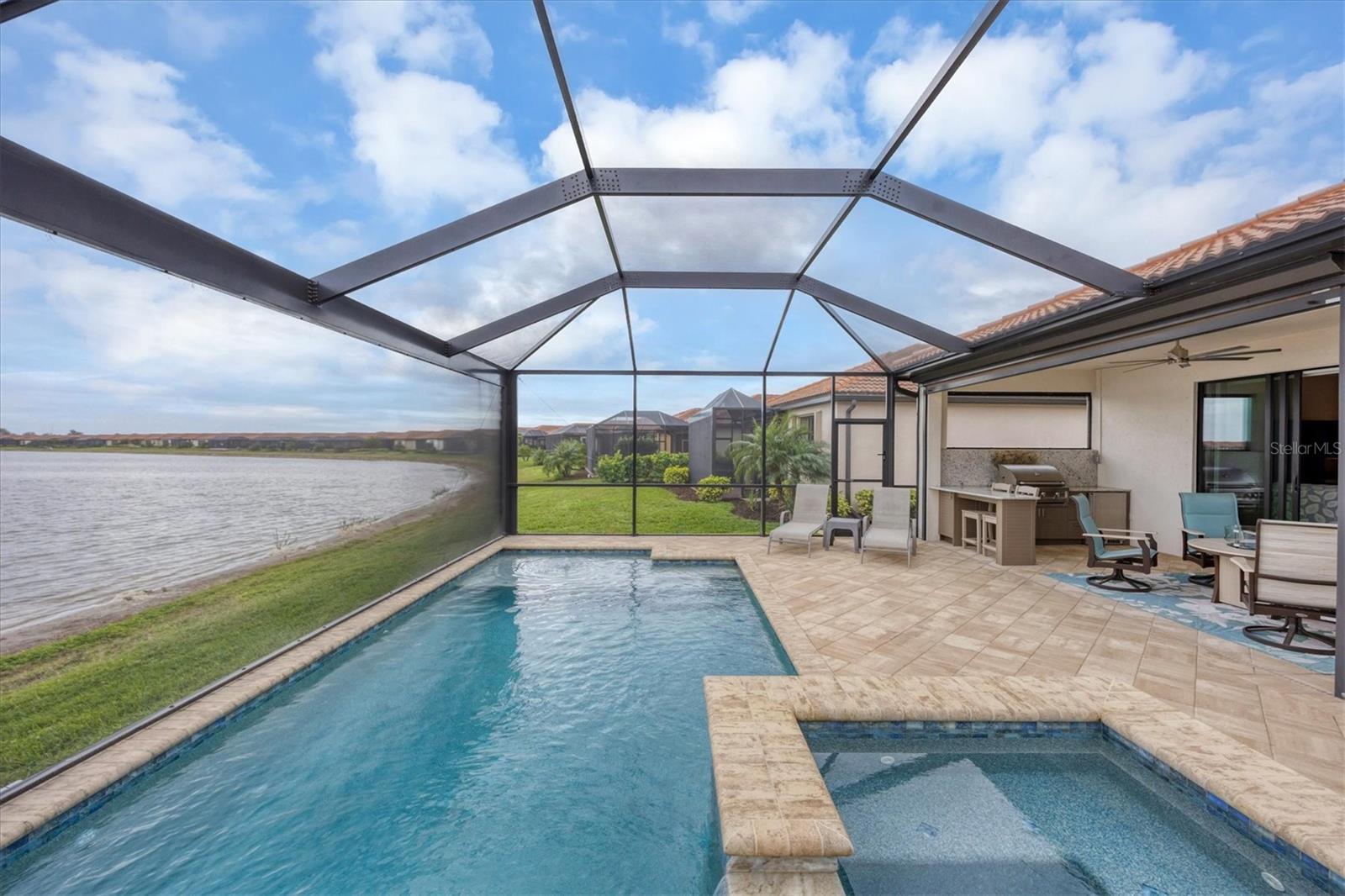 SARASOTA NATIONAL PH 13-B - Residential