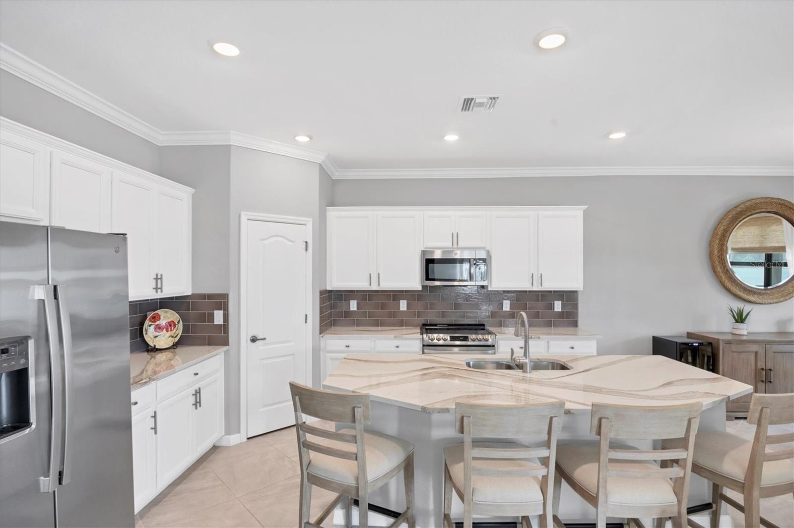 SARASOTA NATIONAL PH 13-B - Residential