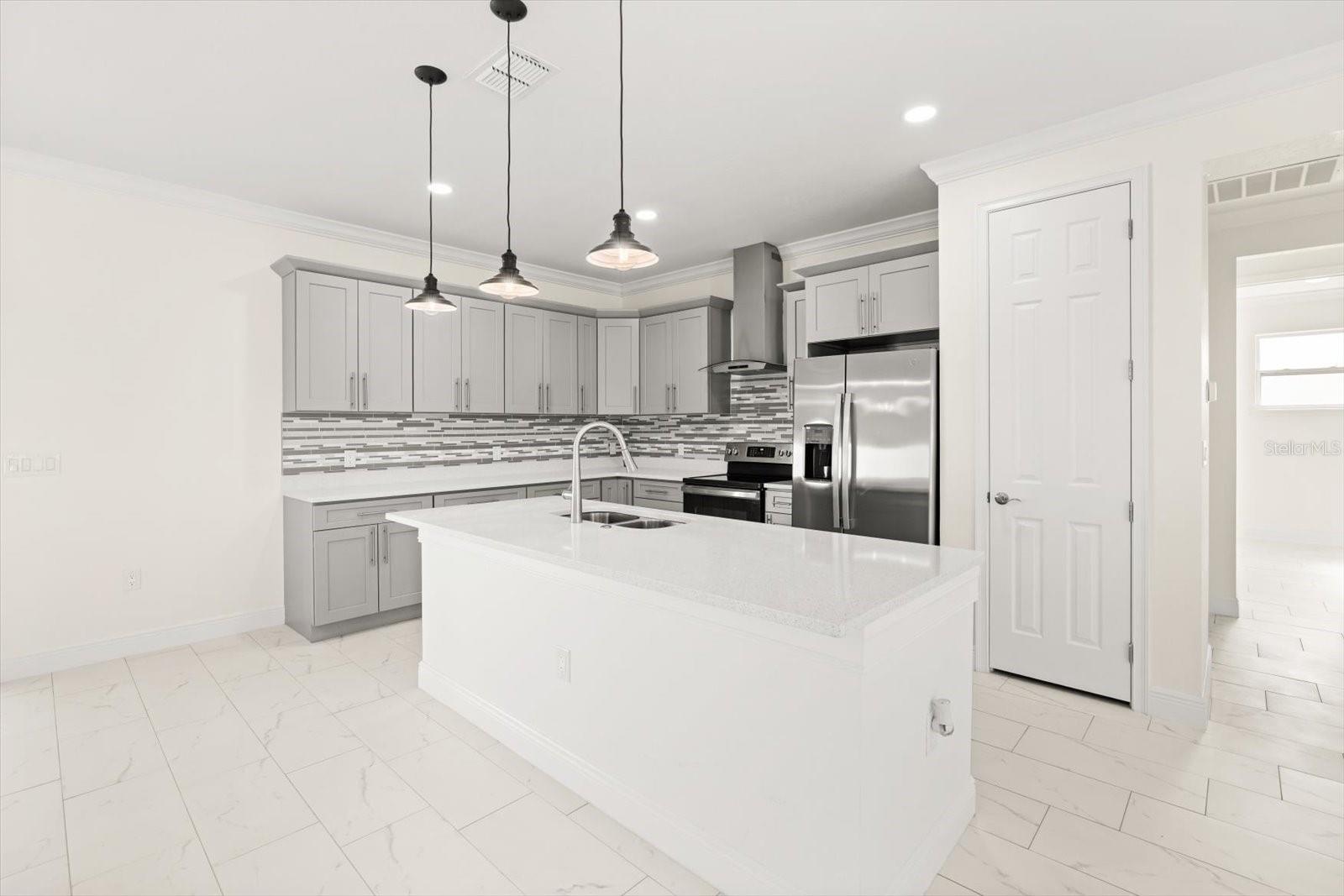 LEESBURG MAJESTIC OAKS SHORES - Residential