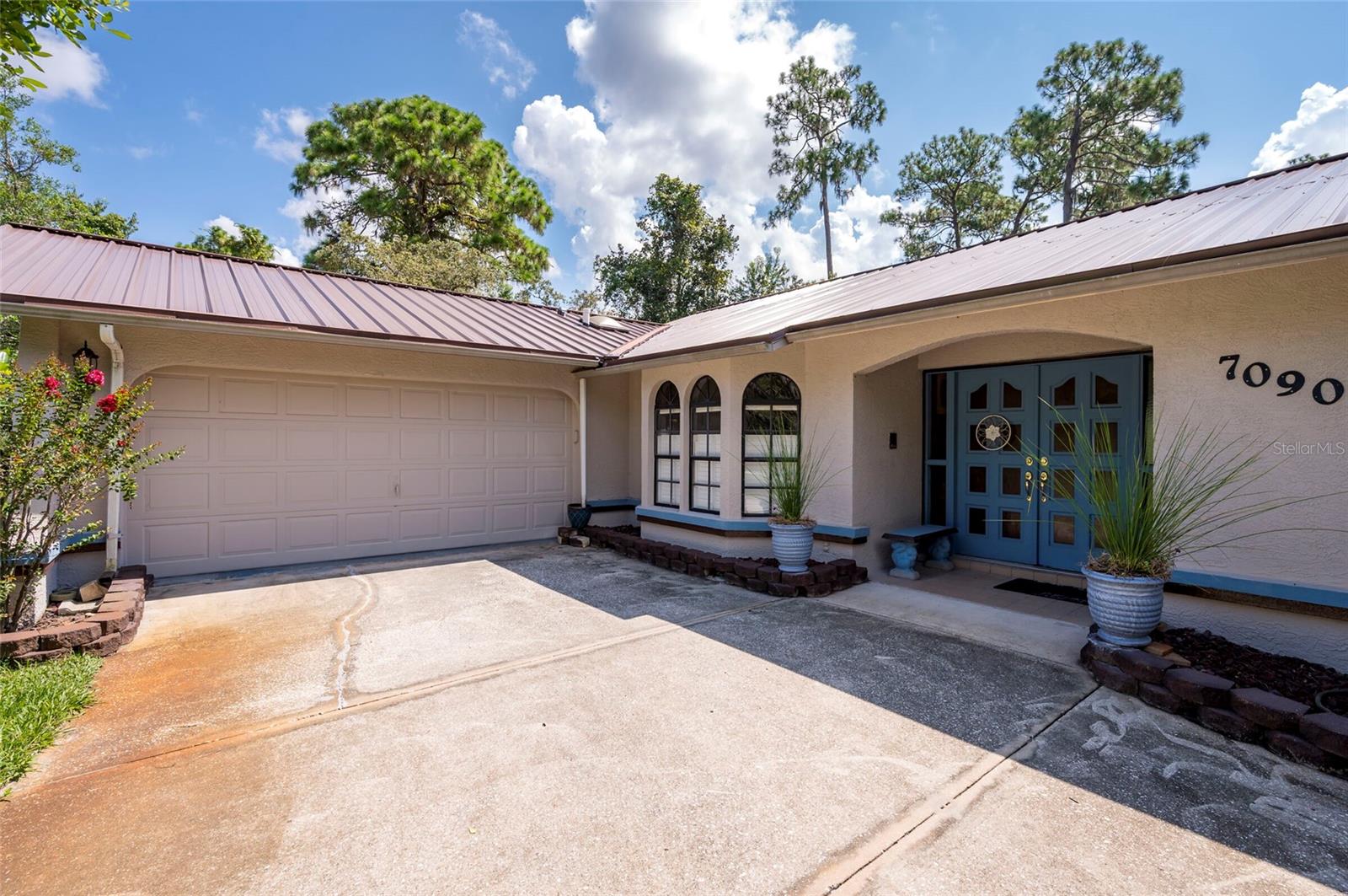 7090 RED OAK LOOP