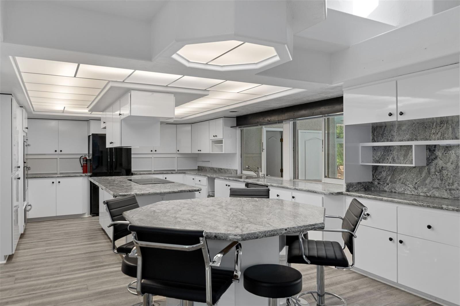 CAPTAINS COVE - Residential