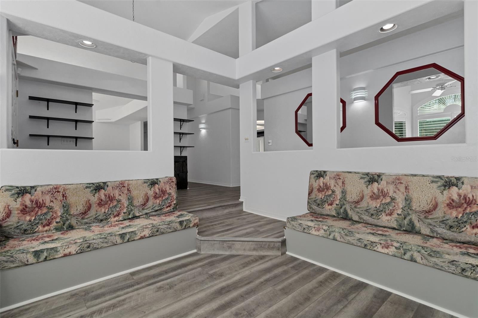 CAPTAINS COVE - Residential