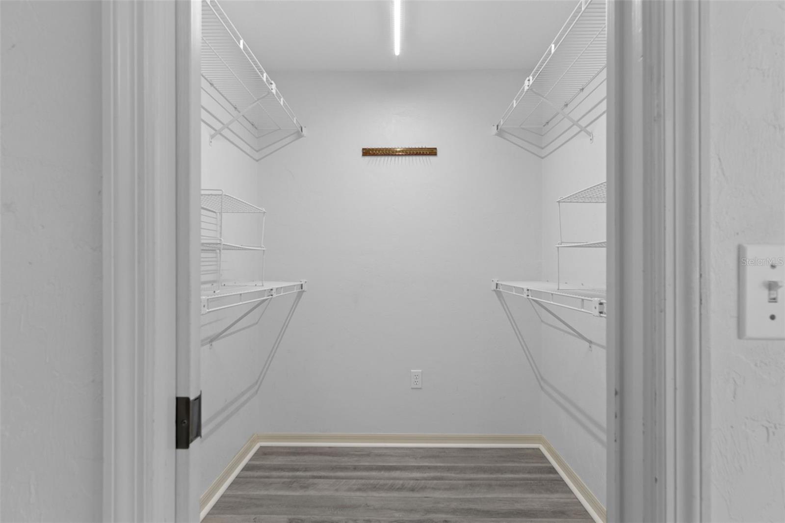 CAPTAINS COVE - Residential