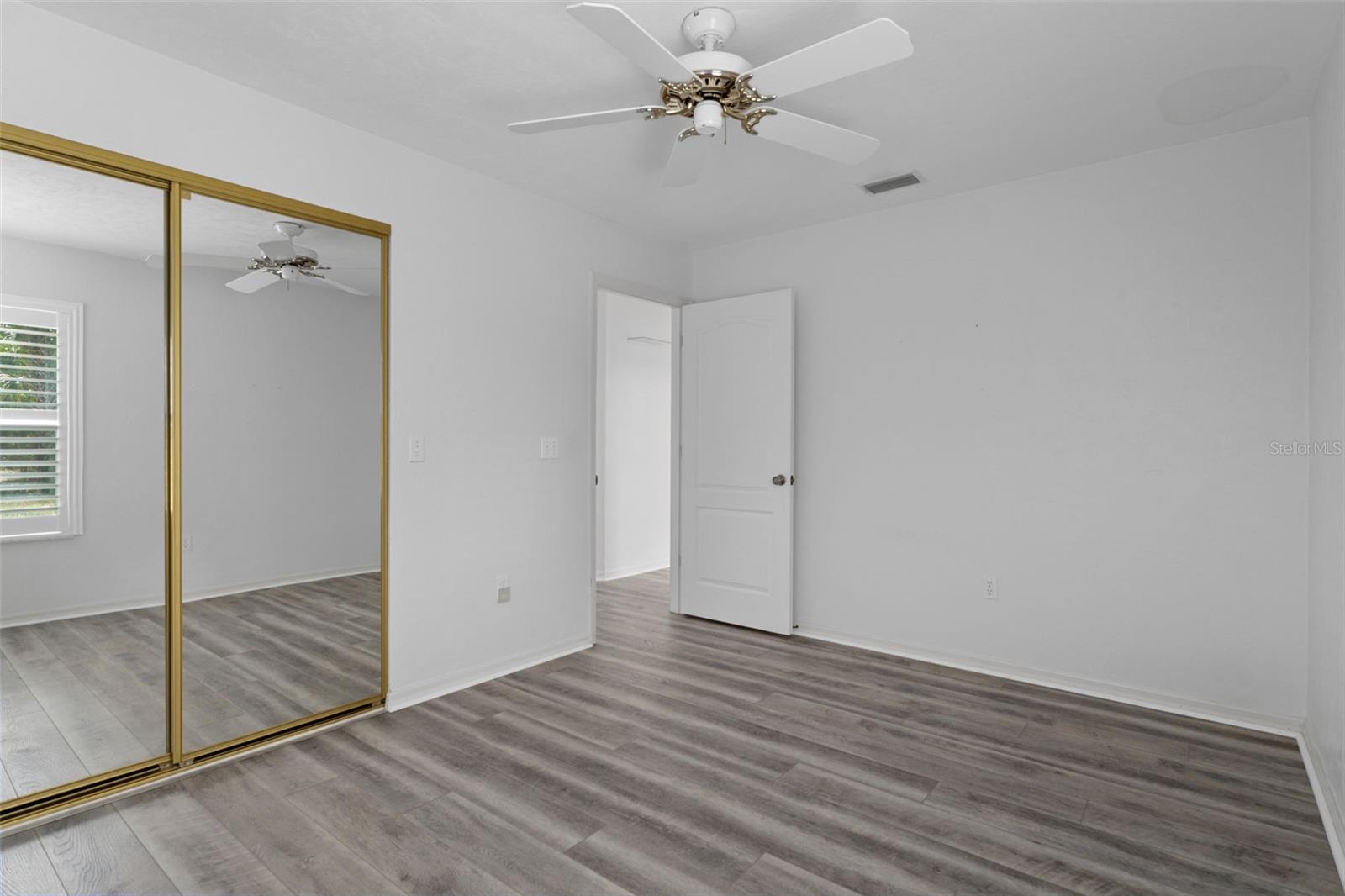 CAPTAINS COVE - Residential