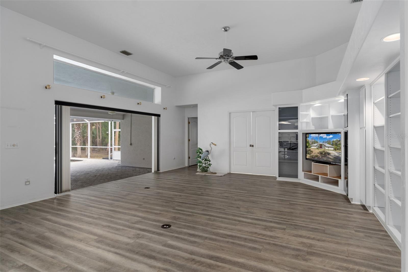 CAPTAINS COVE - Residential