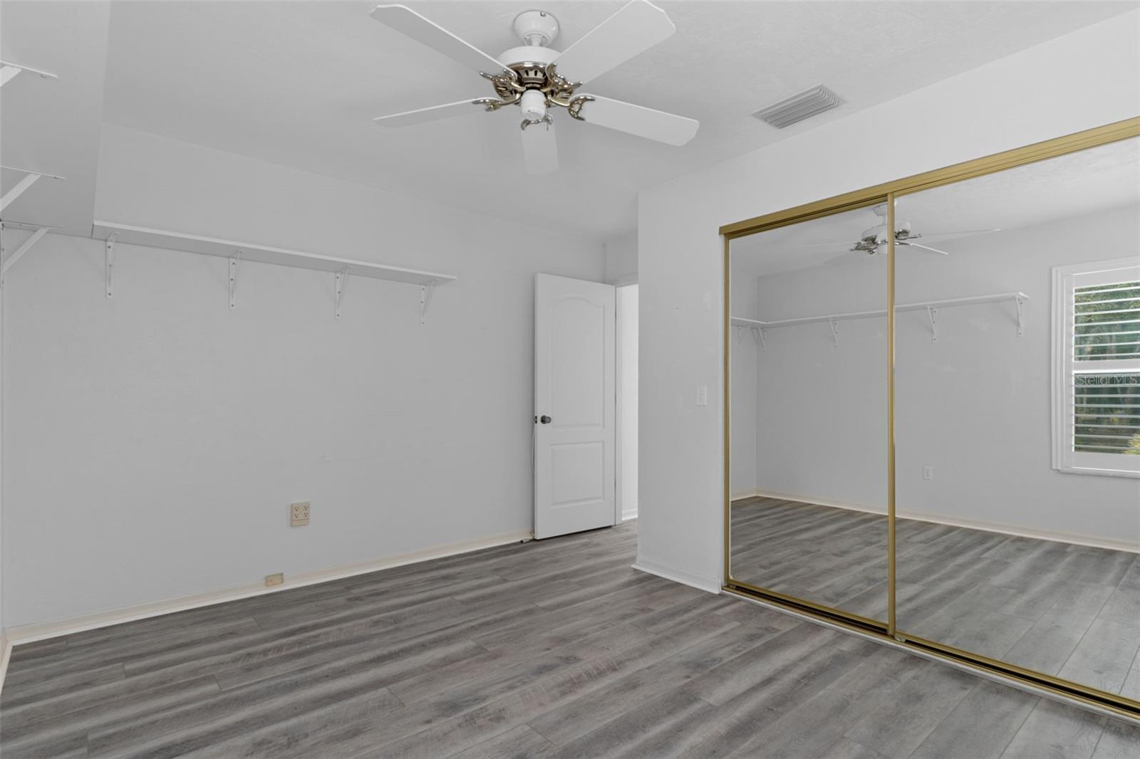 CAPTAINS COVE - Residential