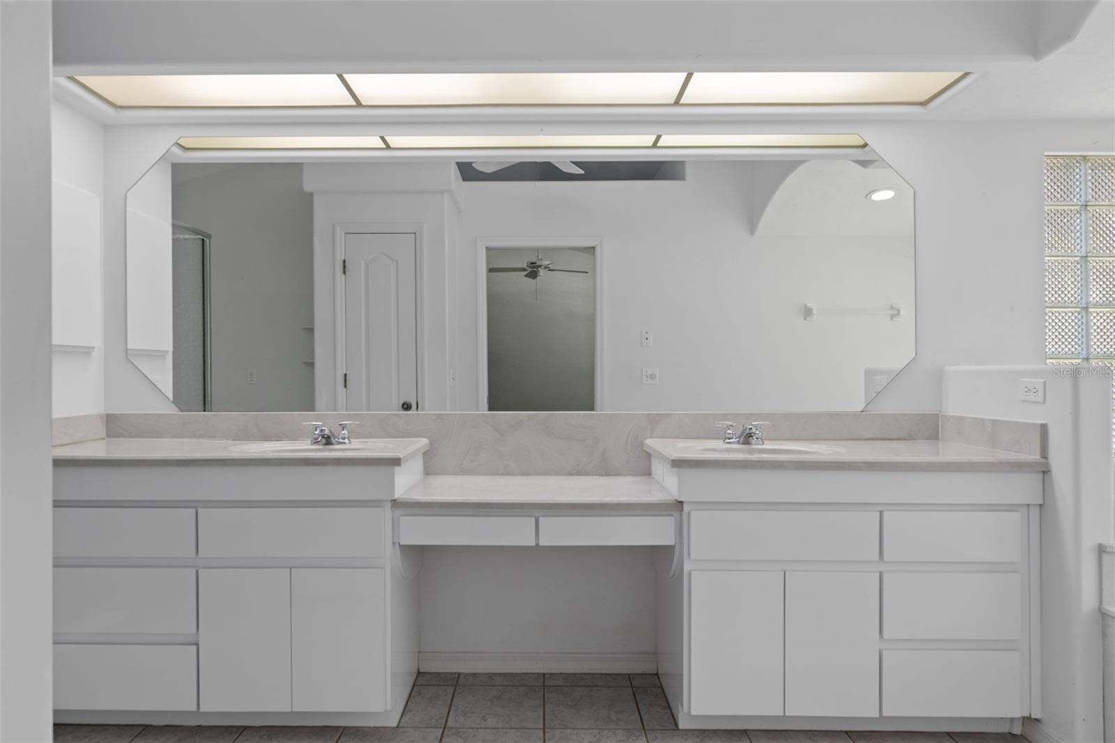 CAPTAINS COVE - Residential