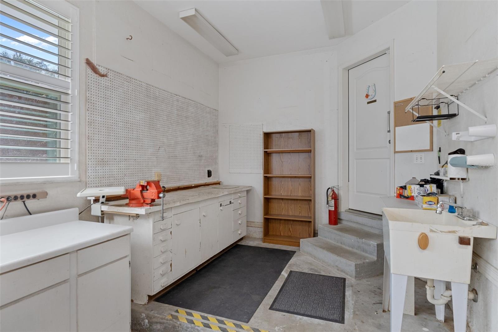 CAPTAINS COVE - Residential