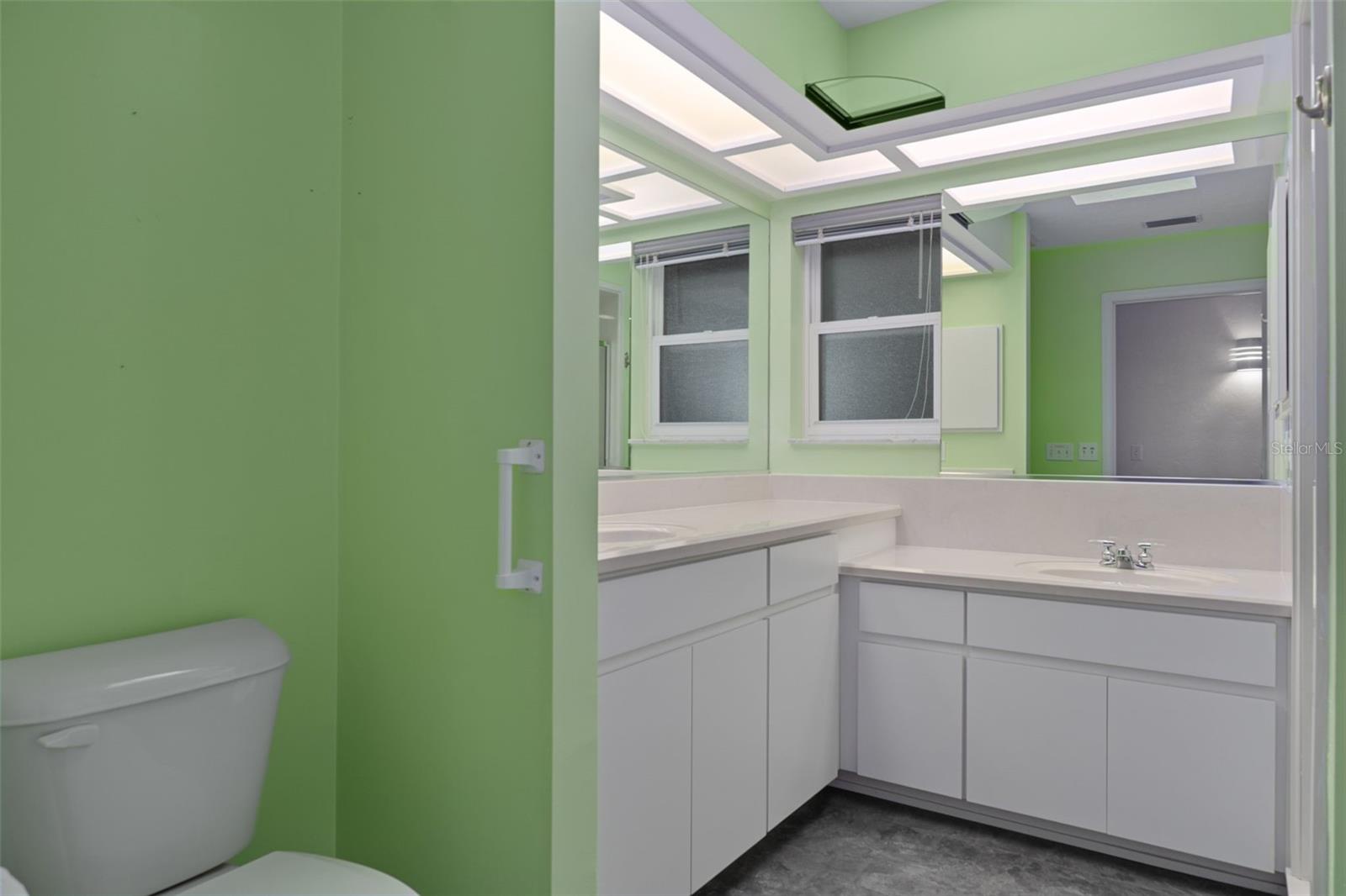 CAPTAINS COVE - Residential