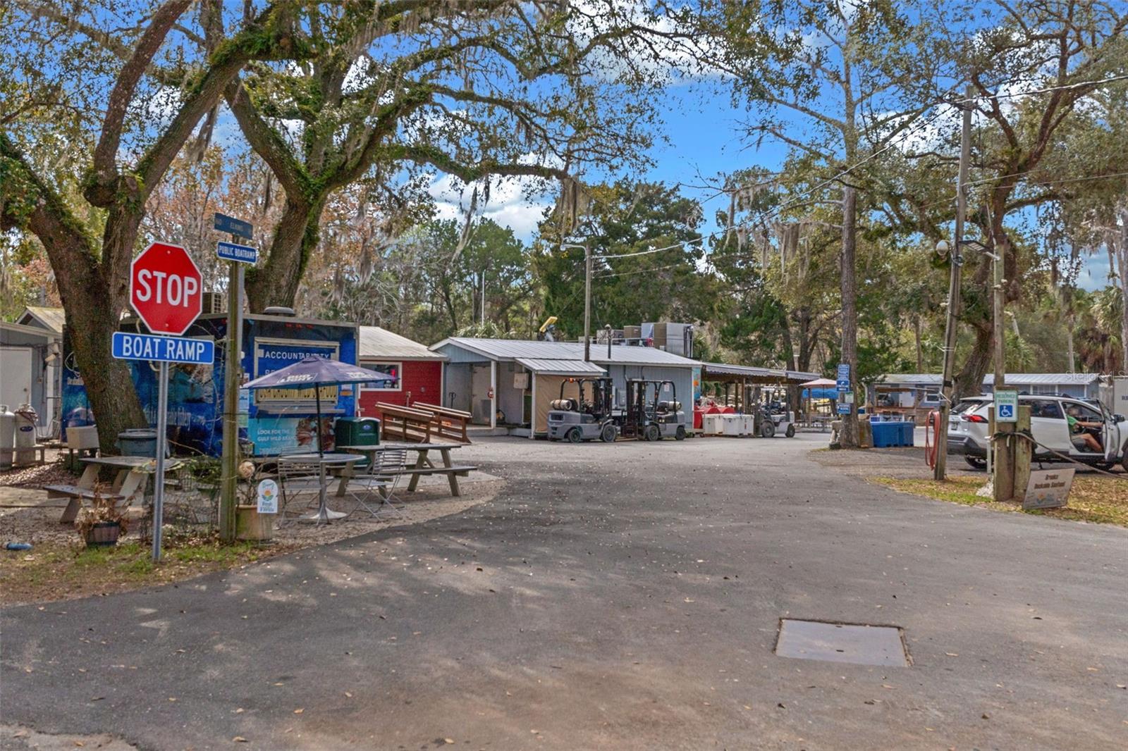 CAPTAINS COVE - Residential