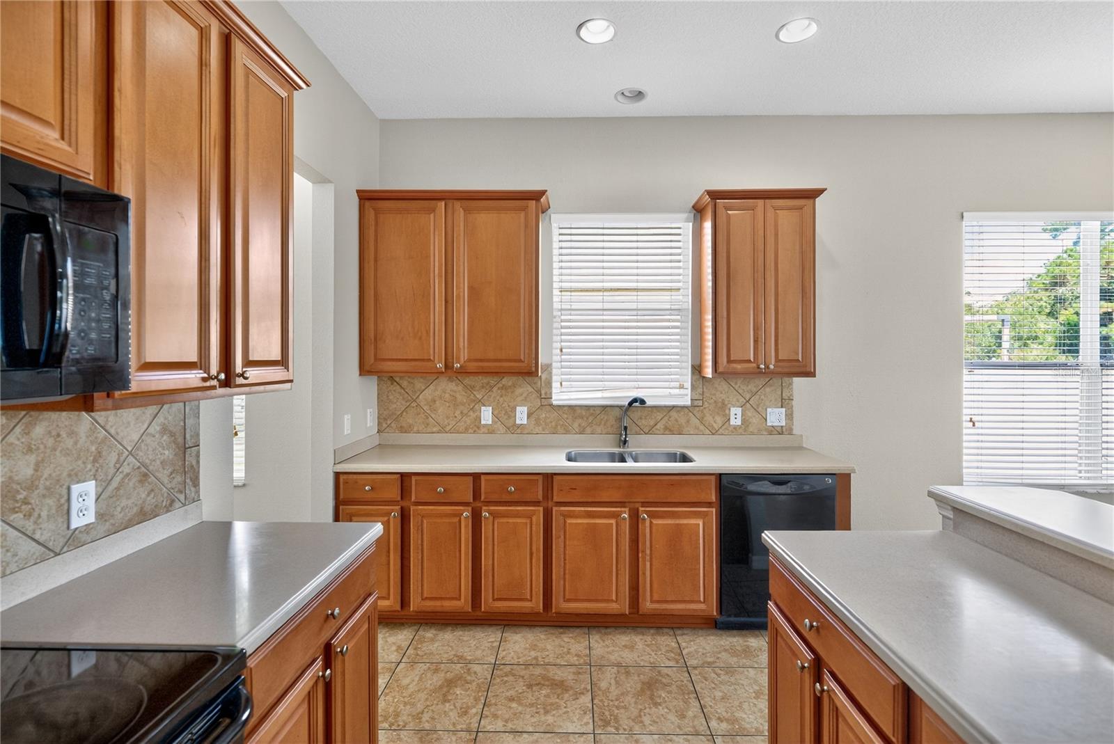 STONEYBROOK HILLS 18 - Residential