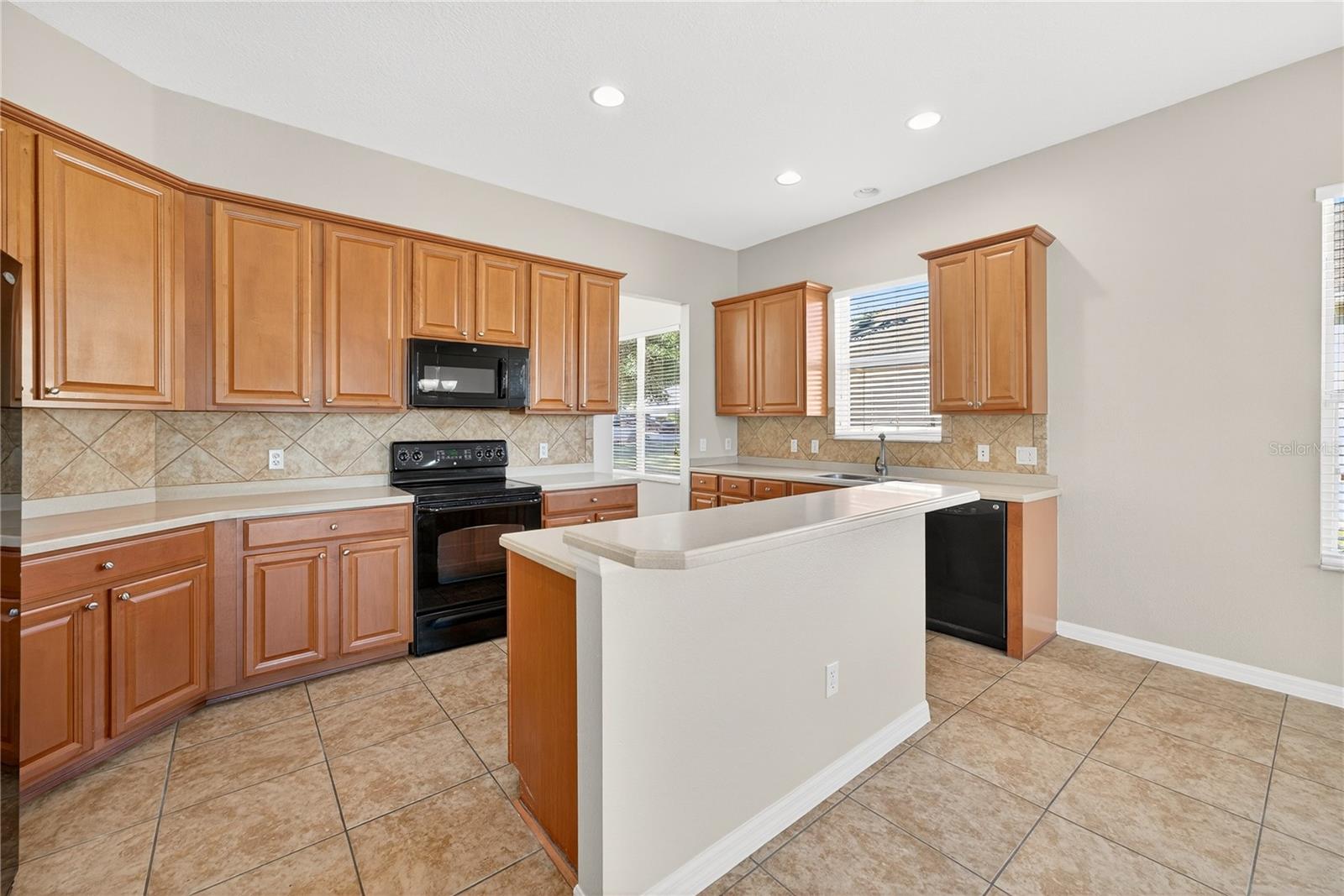 STONEYBROOK HILLS 18 - Residential