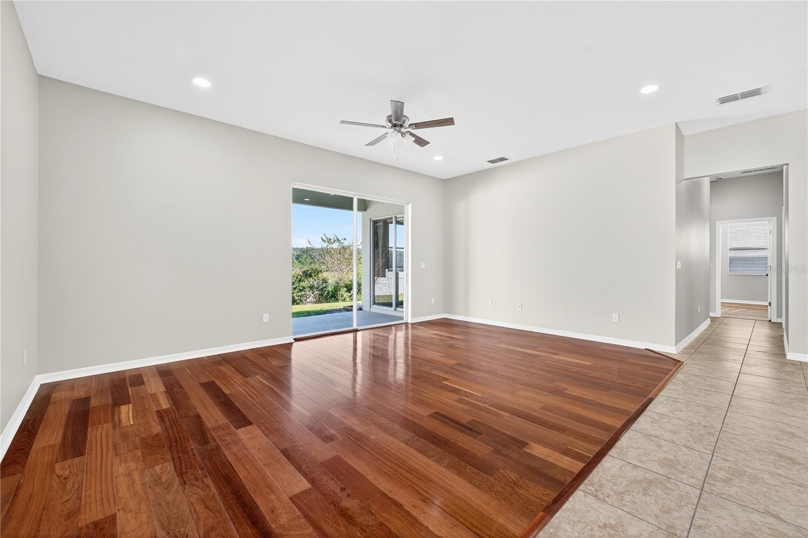 STONEYBROOK HILLS 18 - Residential