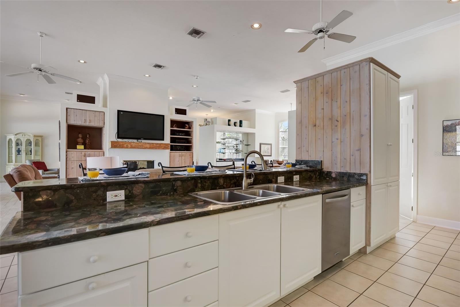 THE HIGHLANDS - Residential Lease