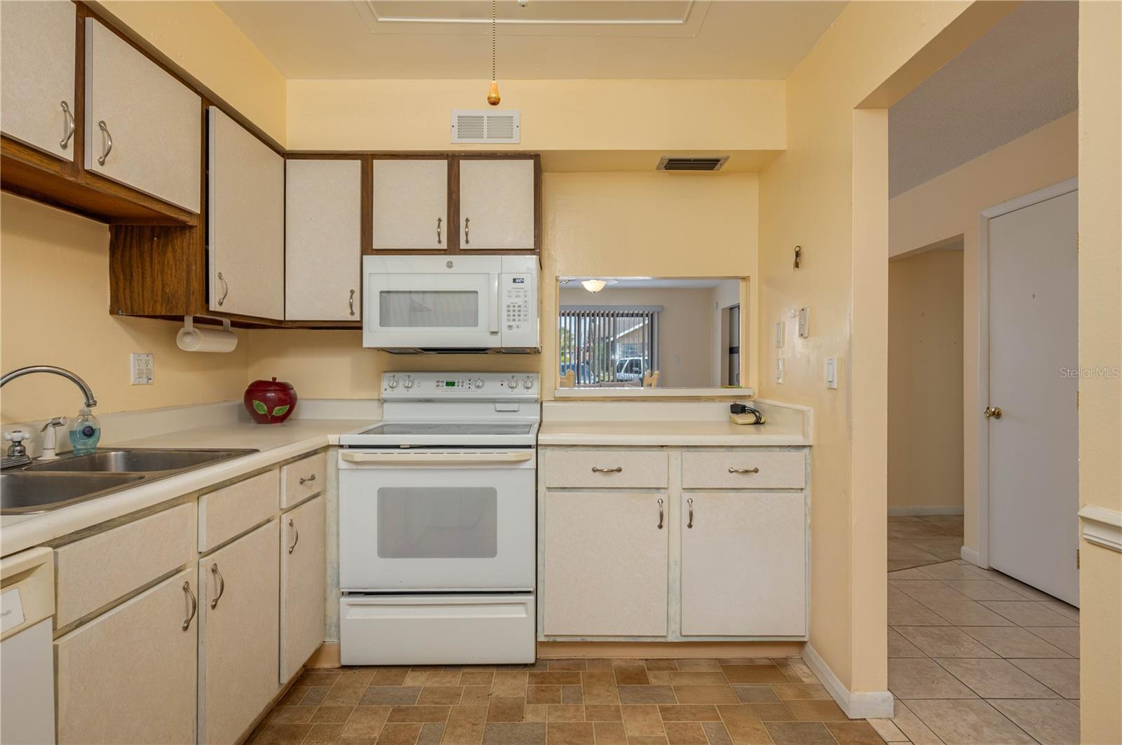 LAKE WALES VILLAGE CONDO - Residential