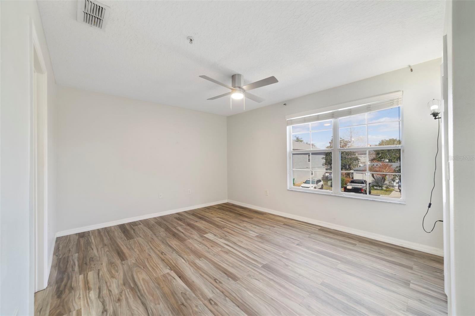 HERITAGE PARK TWNHMS - Residential