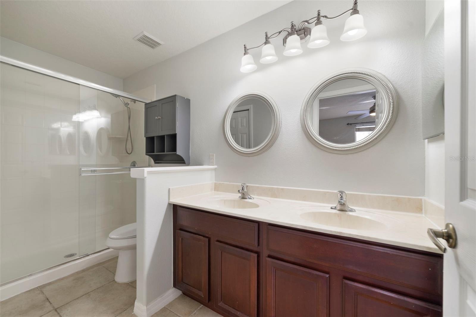 HERITAGE PARK TWNHMS - Residential