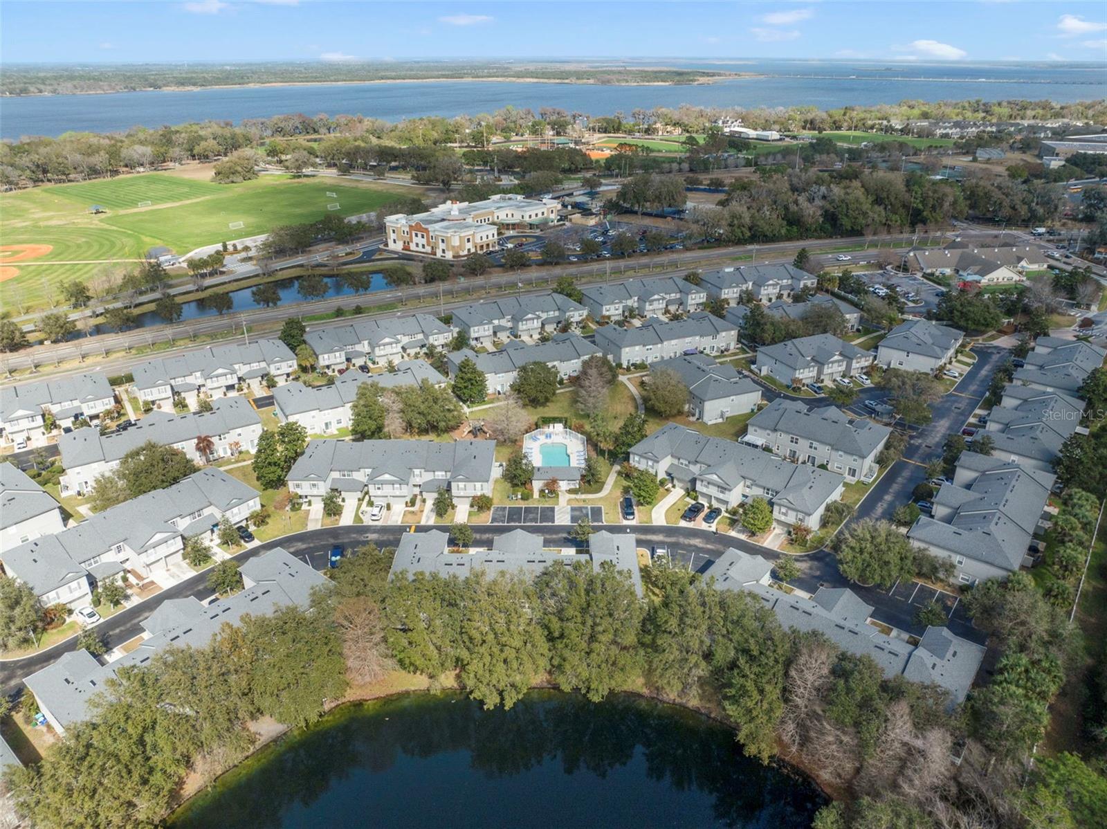 HERITAGE PARK TWNHMS - Residential