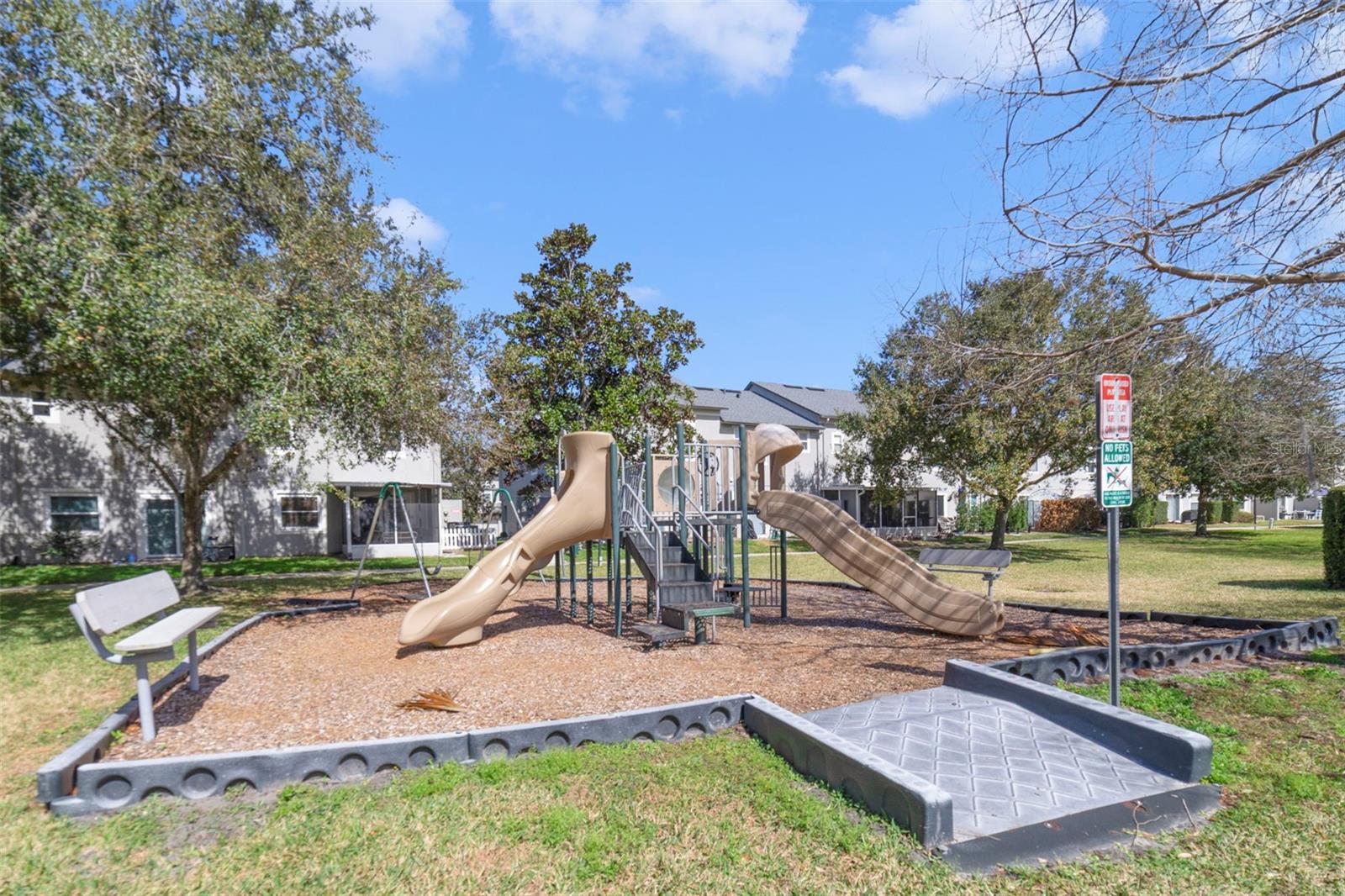 HERITAGE PARK TWNHMS - Residential