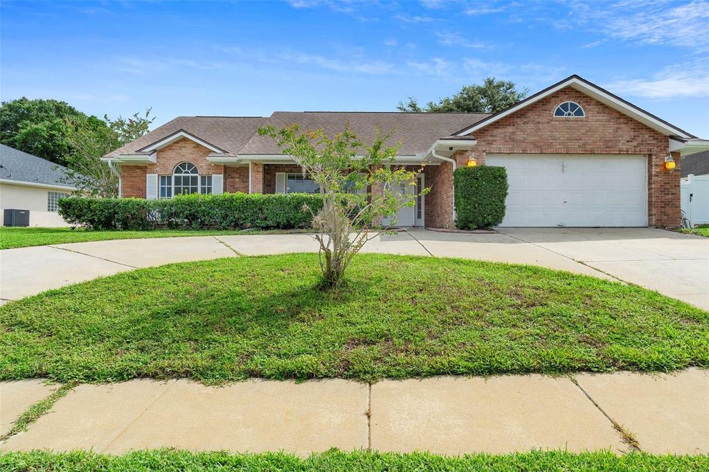 Photo of 40 Hollow Pine Drive, Debary, FL 32713 (MLS # O6316655)