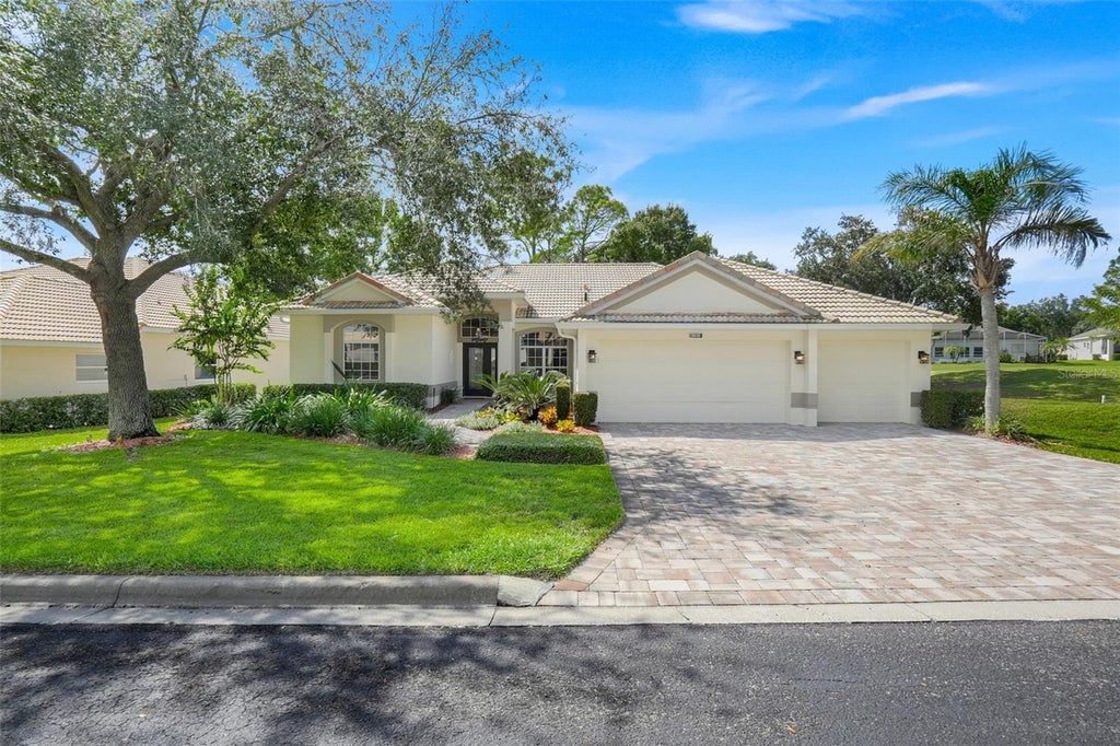 Photo of 3810 Scarborough Ct, Clermont, FL 34711 (MLS # O6442846)