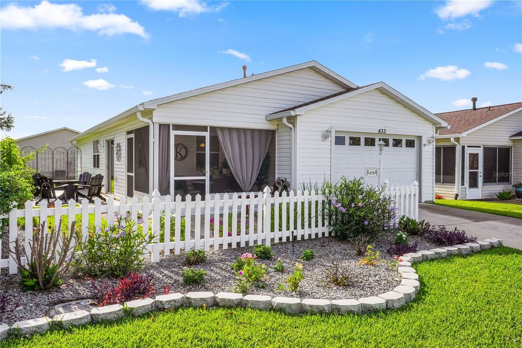 Photo of 433 Canterbury Court, The Villages, FL 32162 (MLS # O6405834)