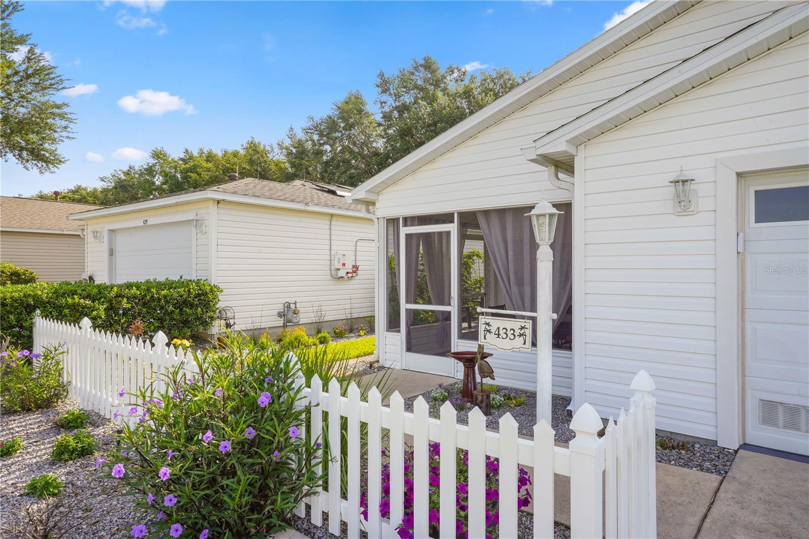 433 CANTERBURY COURT