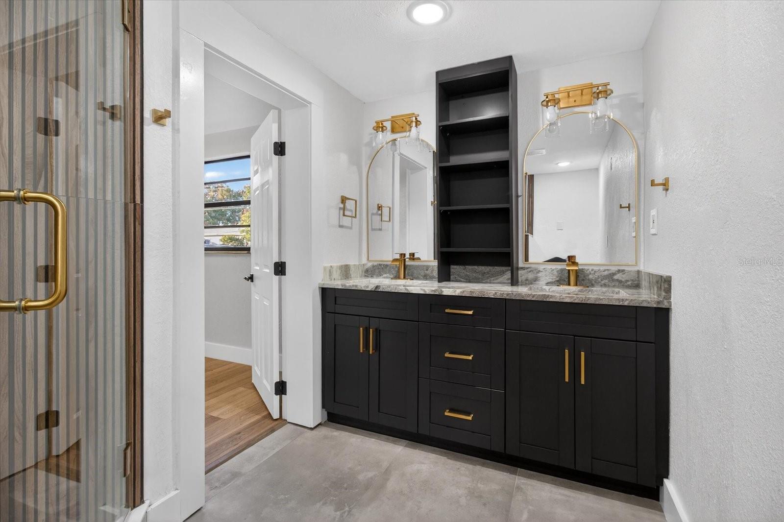 JACKSON HEIGHTS - Residential