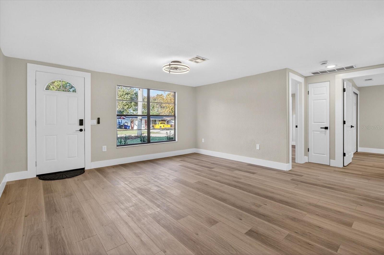 JACKSON HEIGHTS - Residential