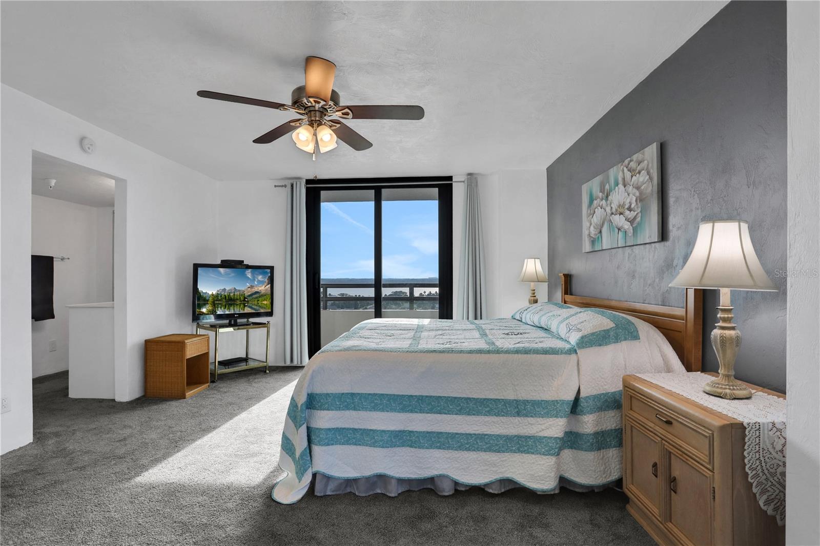 SHERWIN CONDO - Residential