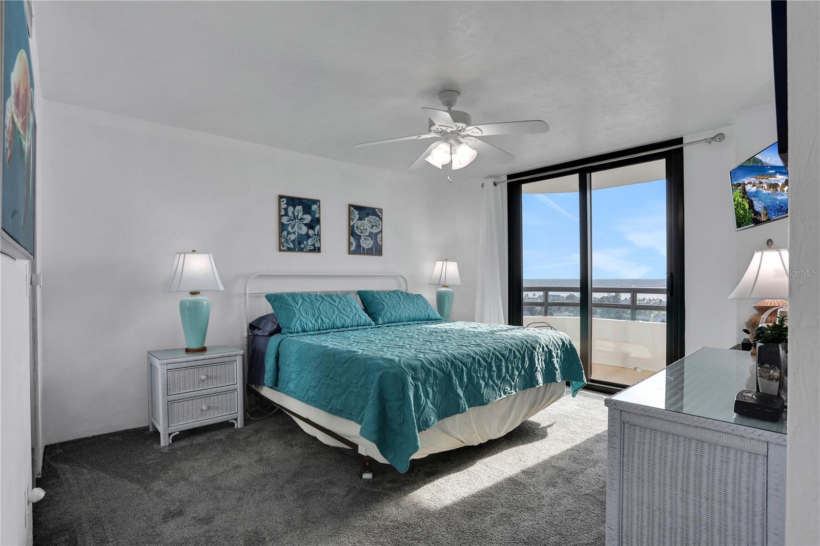 SHERWIN CONDO - Residential