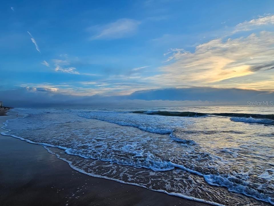 SHERWIN CONDO - Residential