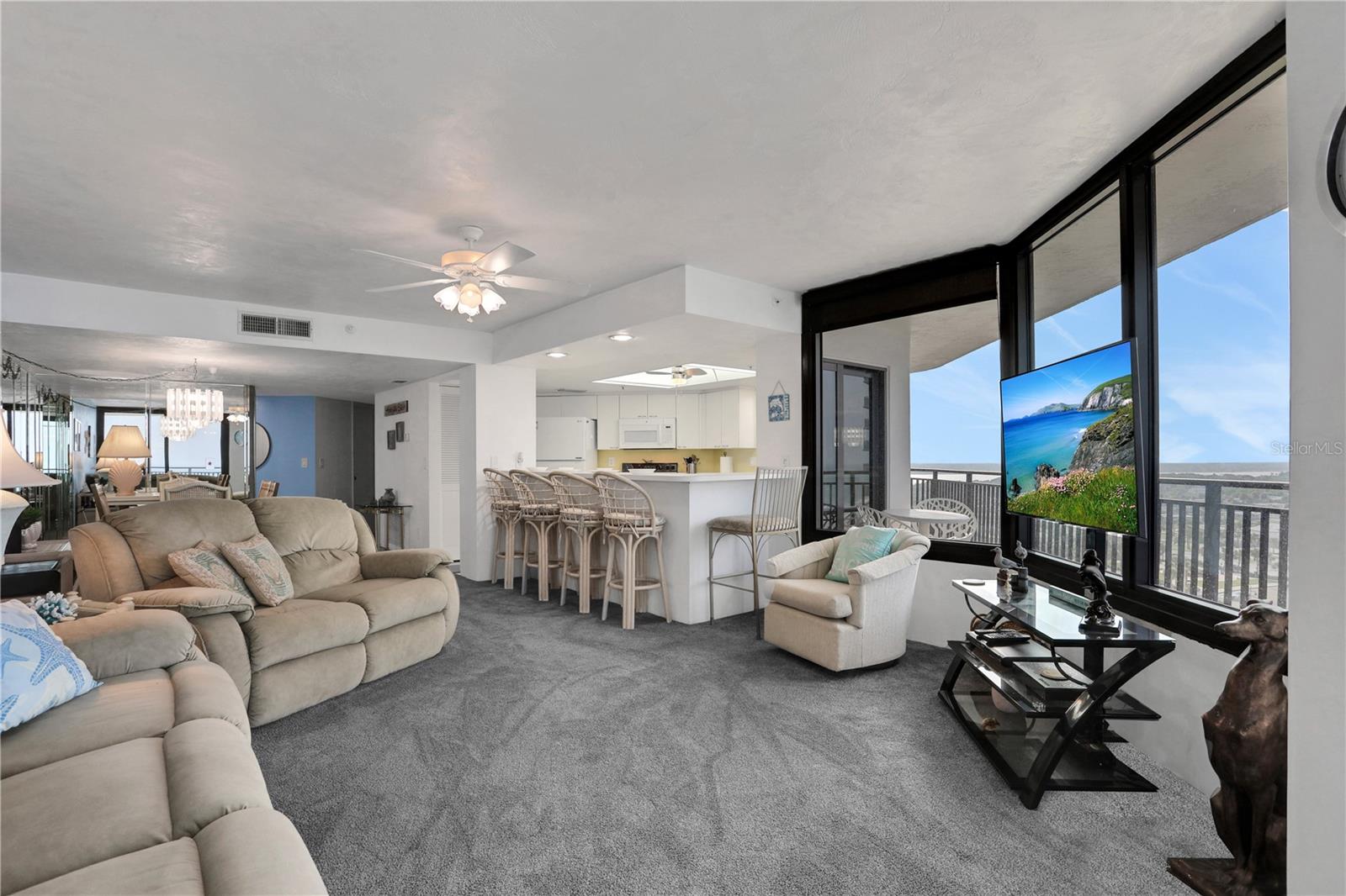 SHERWIN CONDO - Residential