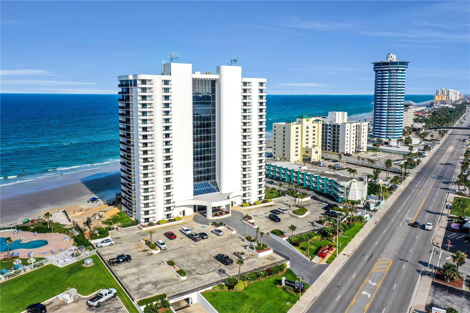 SHERWIN CONDO - Residential