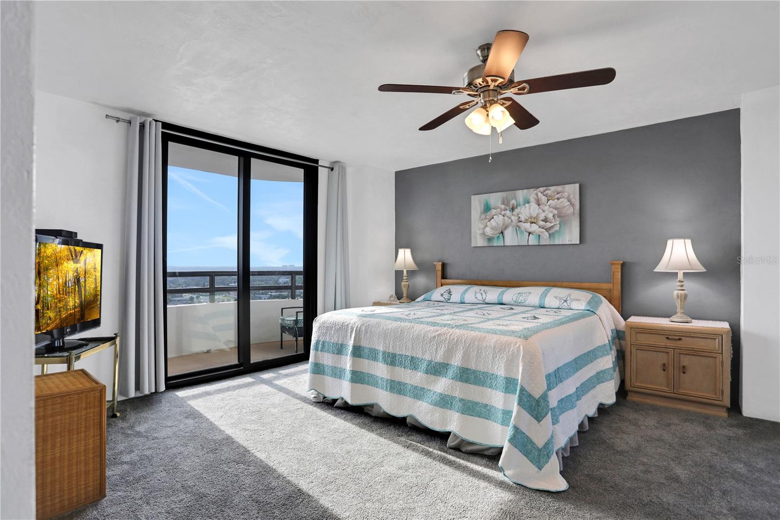 SHERWIN CONDO - Residential