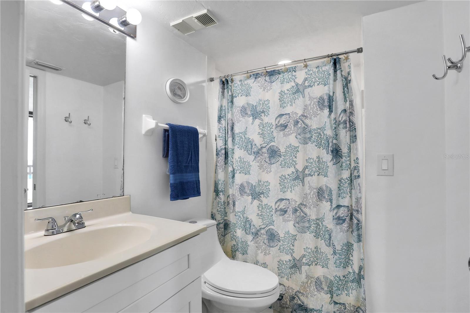 SHERWIN CONDO - Residential