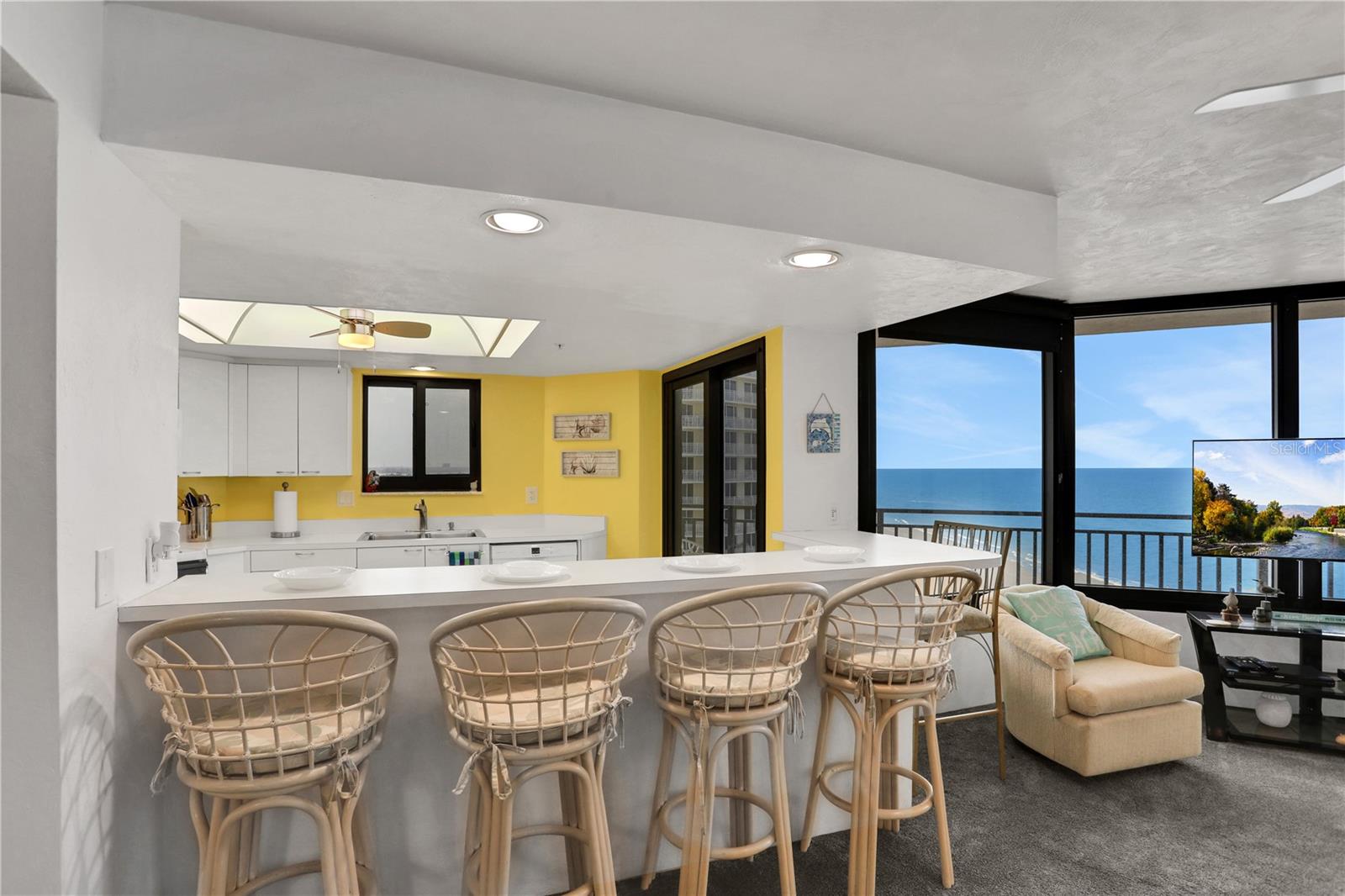 SHERWIN CONDO - Residential