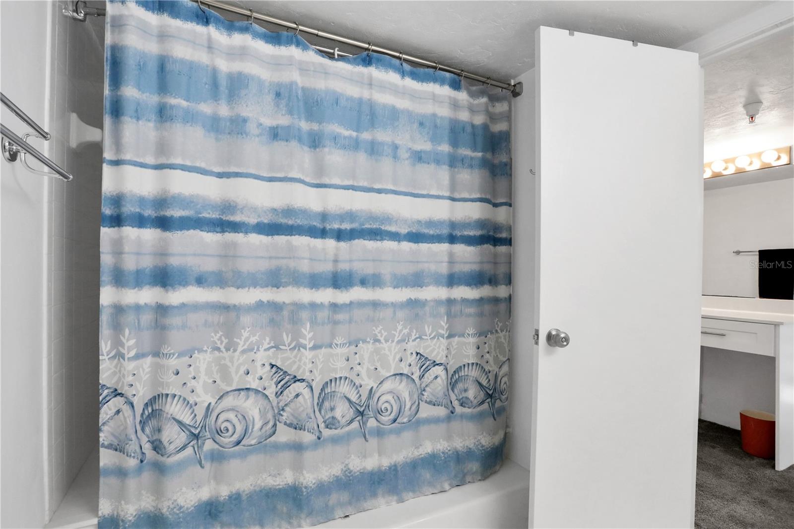 SHERWIN CONDO - Residential