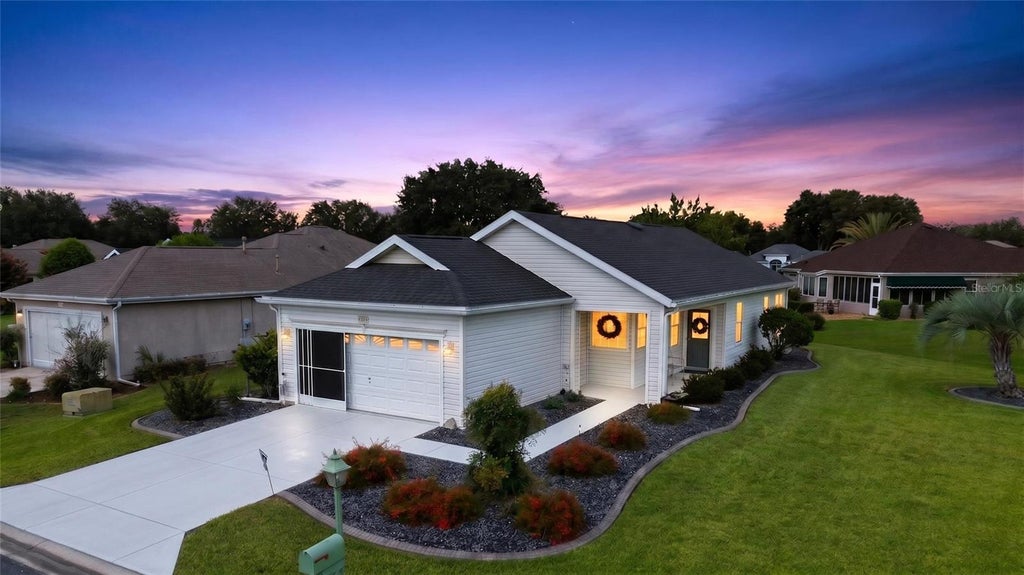 Photo of 12771 SE 92nd Terrace, Summerfield, FL 34491 (MLS # OM727635)