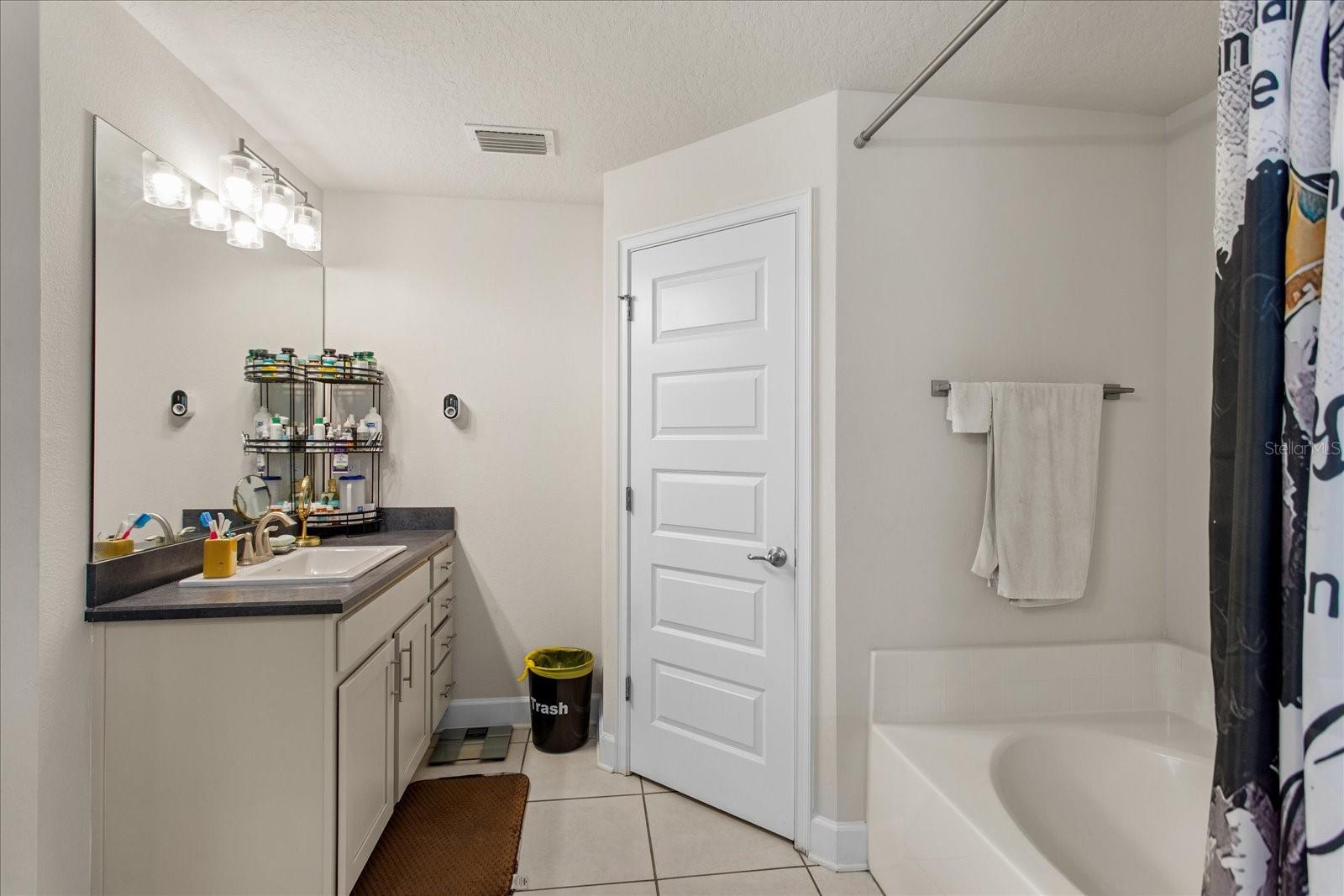 LEESBURG ASHTON WOODS - Residential