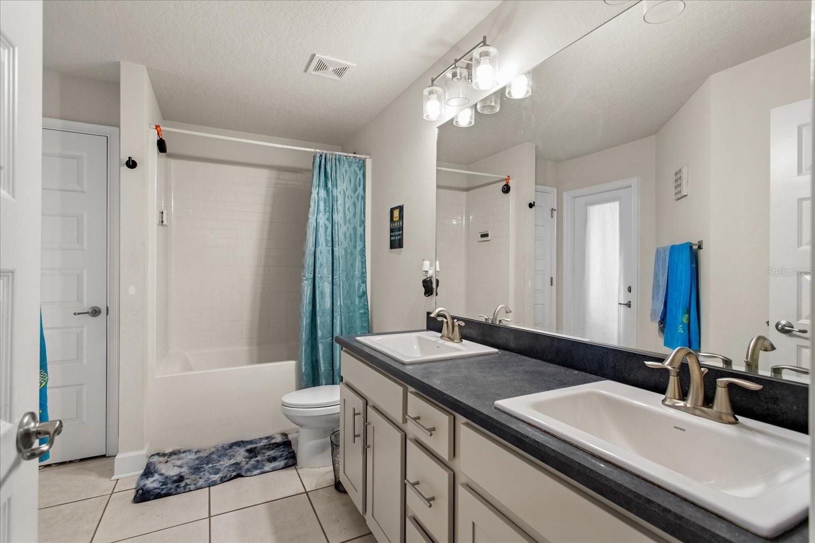 LEESBURG ASHTON WOODS - Residential