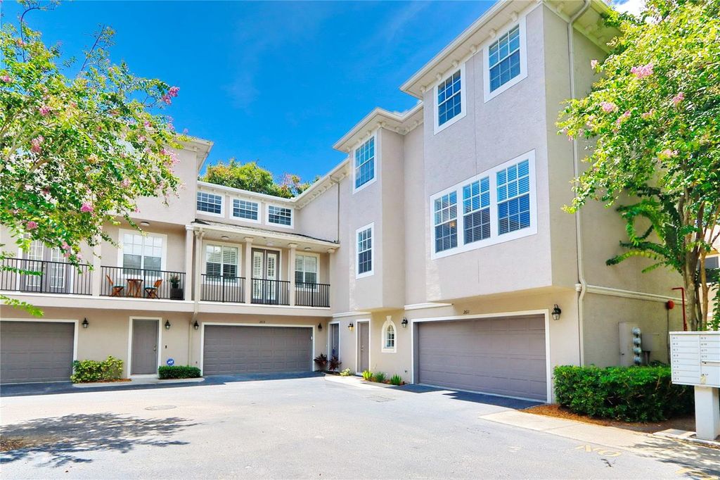 Photo of 2611 Espana Court, Tampa, FL 33609 (MLS # TB8502663)