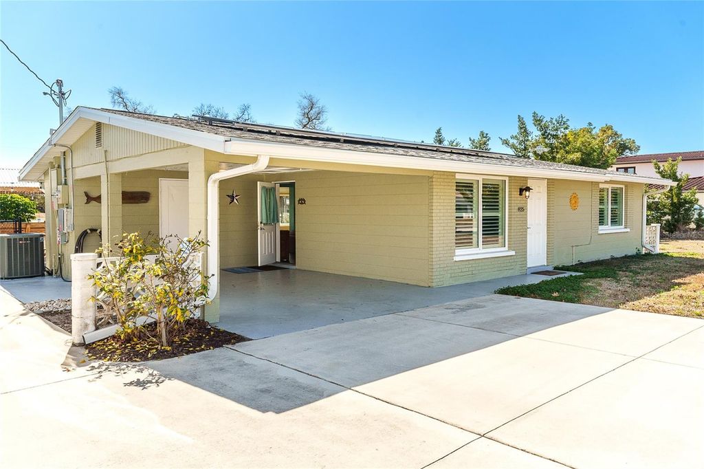 Photo of 825 E 5th Street, Englewood, FL 34223 (MLS # N6143052)