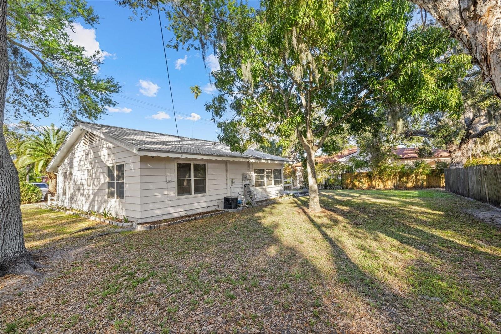 SARASOTA BAY PARK - Residential